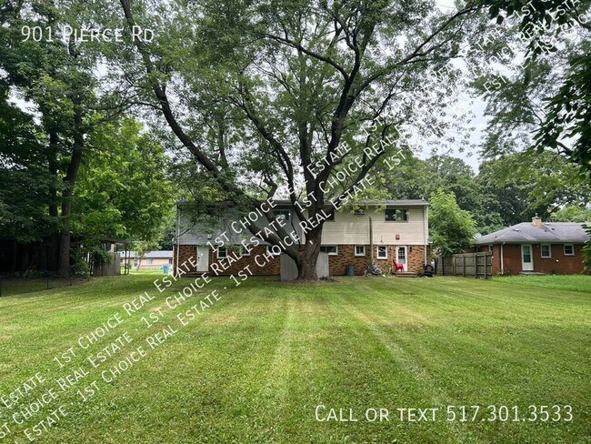Building Photo - 901 Pierce Rd