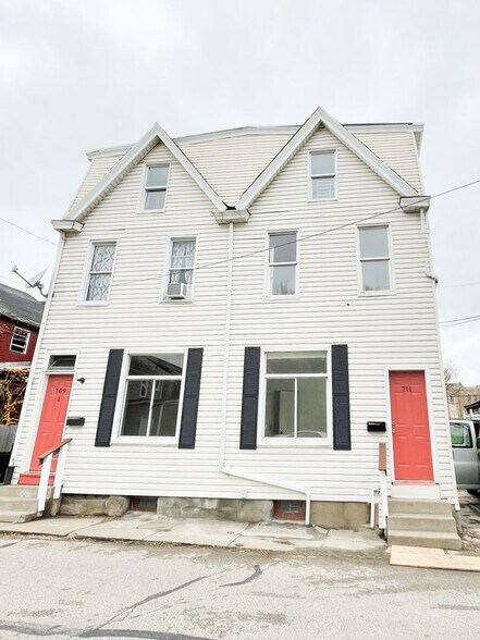 Building Photo - 709-711 Industry St