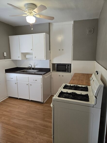 Kitchen - 295 Crestwood Ave