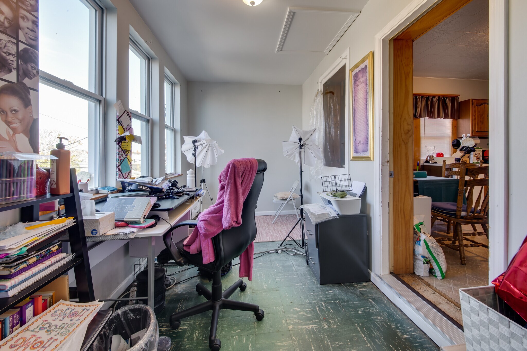 Building Photo - 5306 W Roscoe St