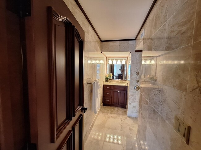 Building Photo - 3400 N Ocean Dr