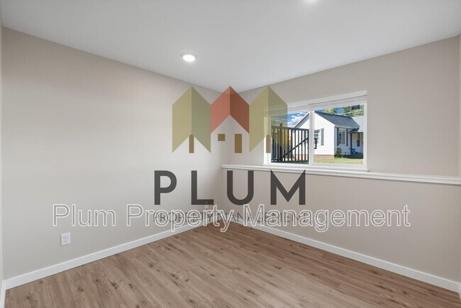 Building Photo - 705 Cleveland St