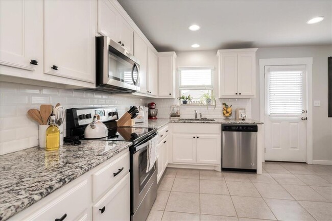 Building Photo - 144 Syrah Ct