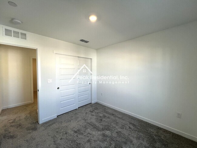 Building Photo - Brand New 4bd/2.5a Elk Grove Home-Must See!