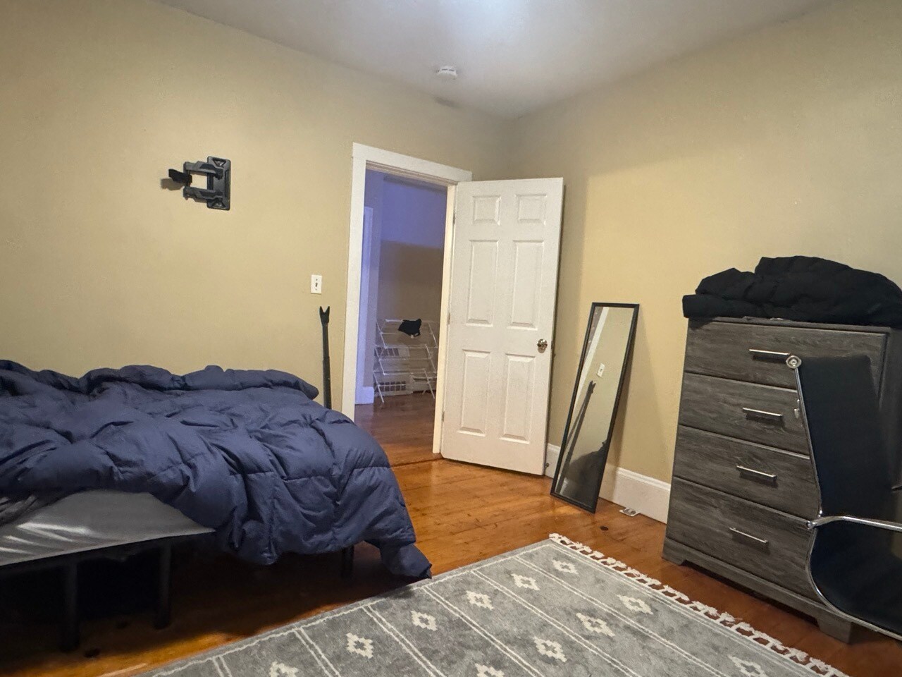 Building Photo - 38 Hillside St