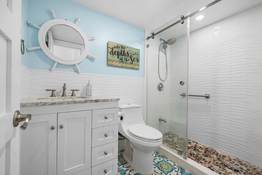 Building Photo - 1228 West Ave