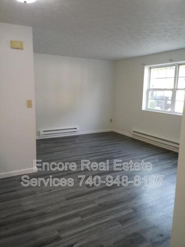 Building Photo - 1236 Green Valley Dr