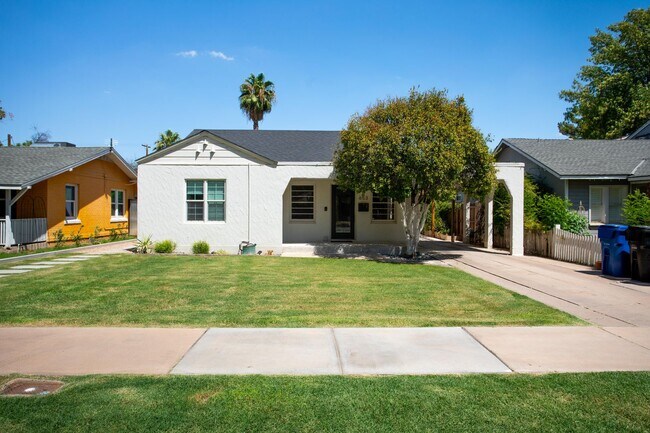 Building Photo - Charming Historic 3-Bed / 2-Bath Home Near...