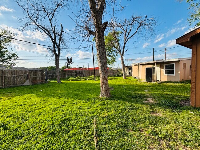 Building Photo - 4901 Timber Ln