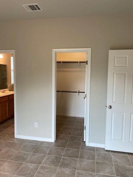 Building Photo - 212 Callahan Ln