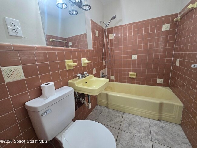 Building Photo - 39 E Azalea Cir