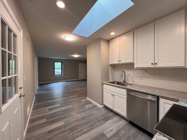 Building Photo - Brand New 2 bedroom Apartment