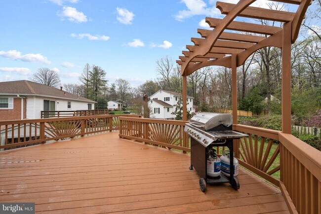 Building Photo - 7515 Pleasant Way