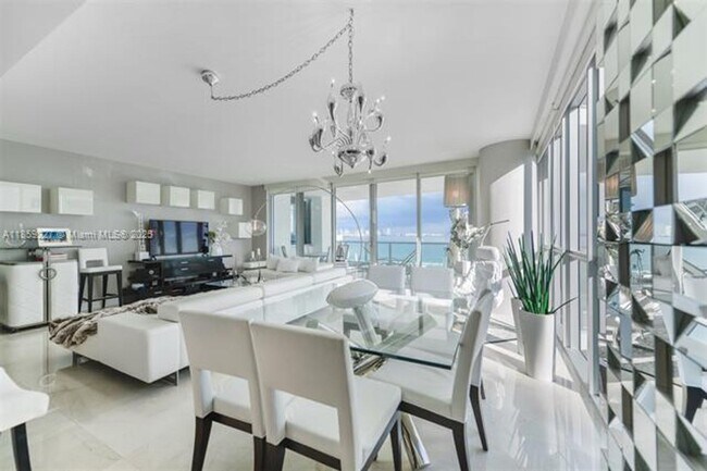 Building Photo - 1331 Brickell Bay Dr
