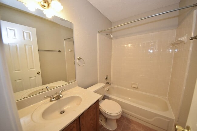 Building Photo - 6657 Millgrove Park Dr