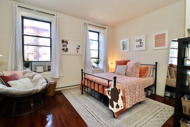 Building Photo - 1035 Washington St