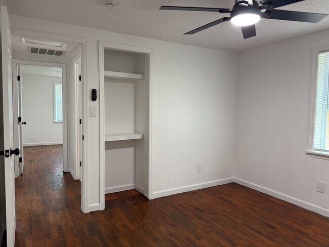 Building Photo - 239 Jenks St