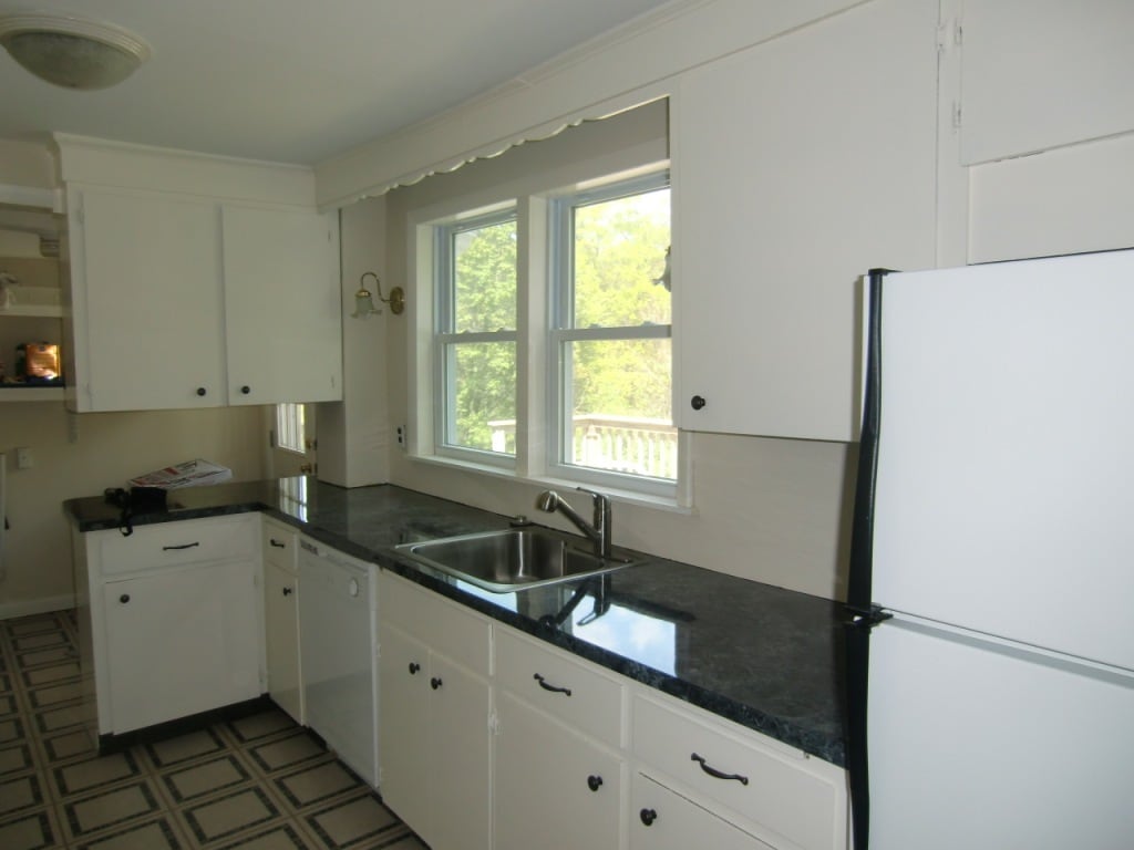 Kitchen - 26 Summer Ave