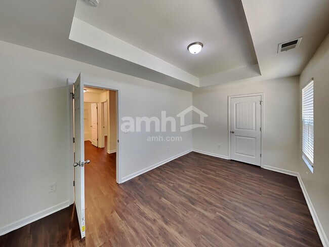 Building Photo - 306 Stable View Loop