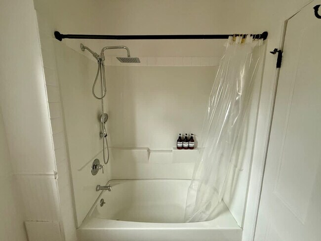 Building Photo - 309-311 West 4th Avenue-SI ID1265639P