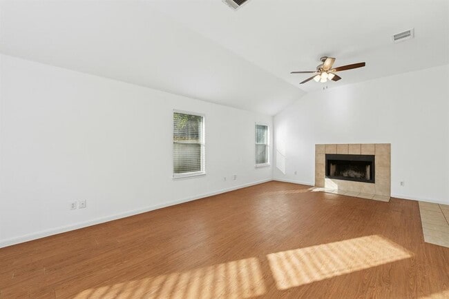 Building Photo - 7209 Oak Meadow Dr