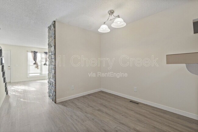 Building Photo - 2228 S Jasper Way