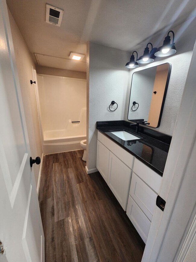 Building Photo - NOW LEASING 2 BEDROOM