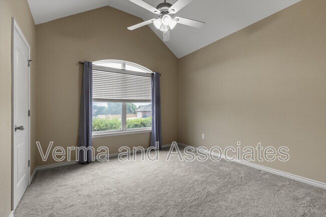 Building Photo - 4307 SW Fieldstone Blvd