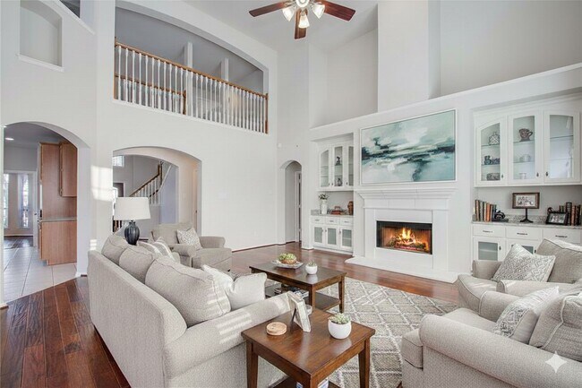 Building Photo - 20011 Glen Lake Dr