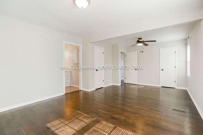 Building Photo - Fantastic four-bedroom ranch in the heart ...