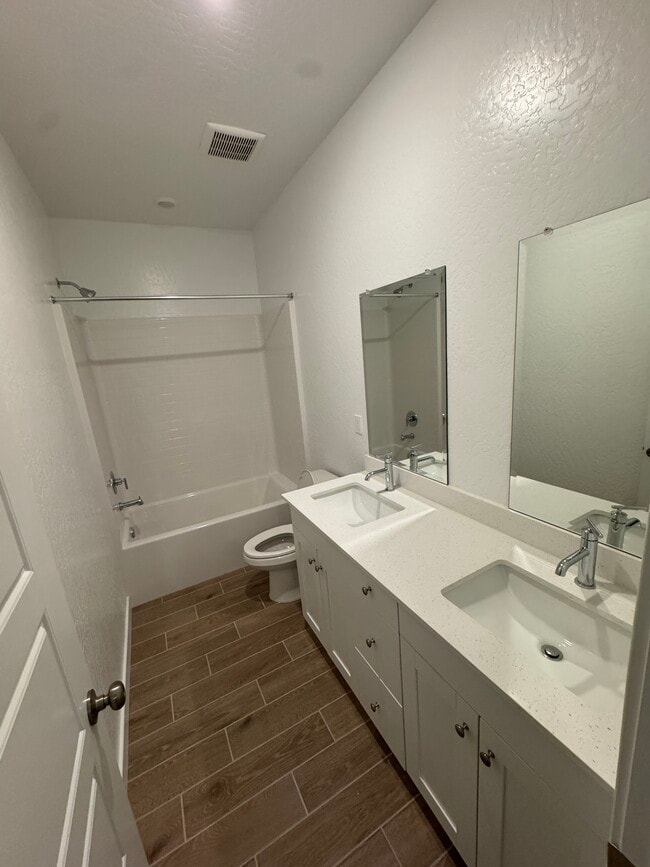 Building Photo - 1137 Granite Dr