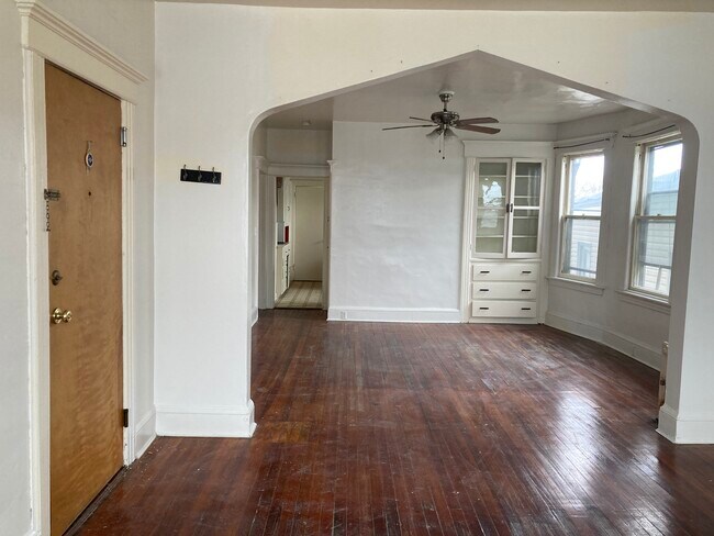 Primary Photo - 232 Haledon Ave