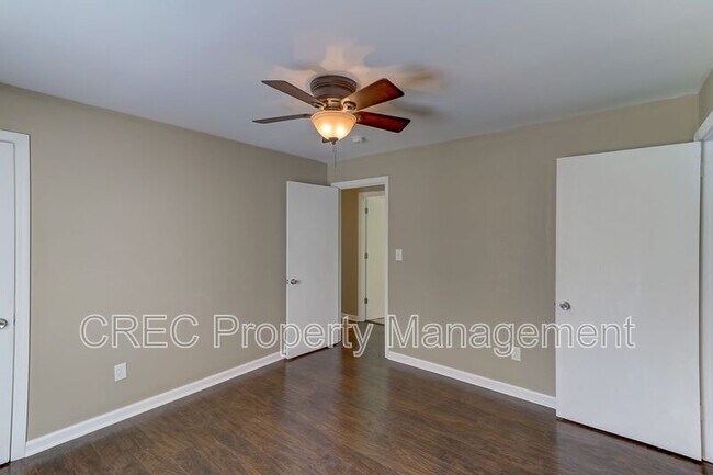 Building Photo - 2401 Eagle Dr