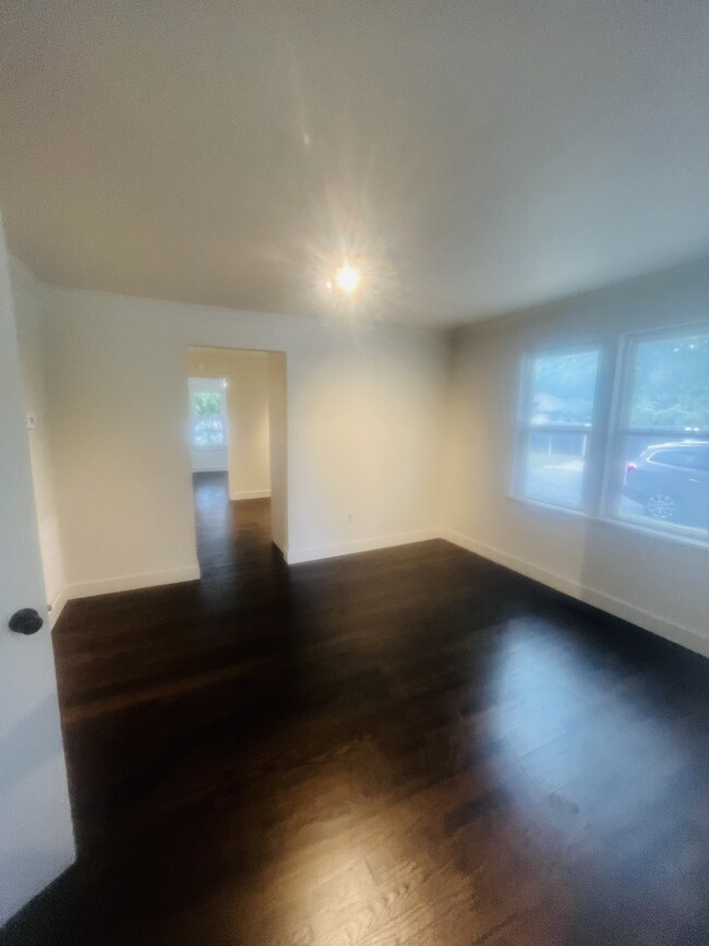 Building Photo - 1148 N Kentucky Ave