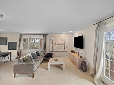 Building Photo - Your Pittsburgh home base available furnished or unfurnished.