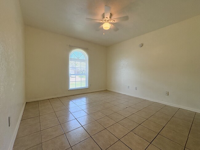 Building Photo - 24411 Beef Canyon Dr