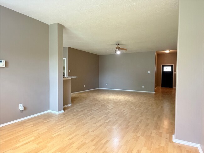 Building Photo - 9510 Barr Spring Dr