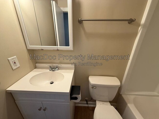 Building Photo - 14611 Earlham Ct