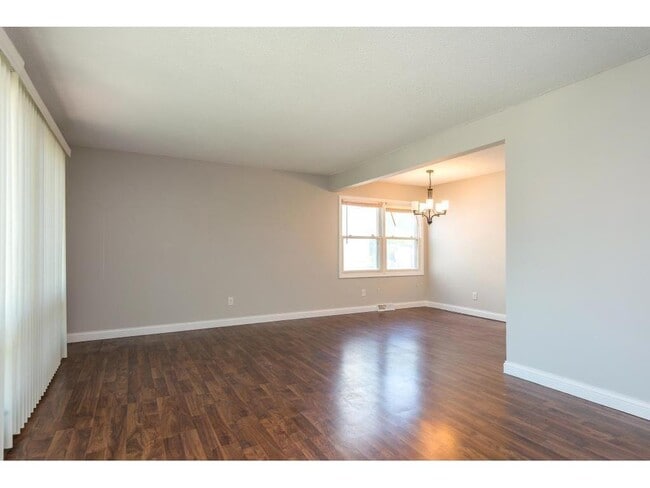 Building Photo - 2173 Glenridge Ave