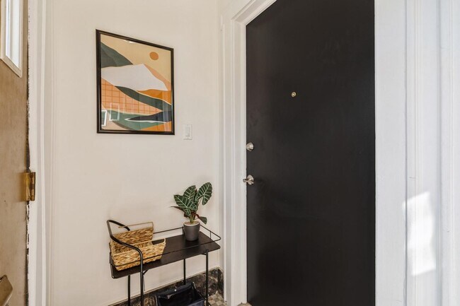 Building Photo - 41-43-43 Poe Ave