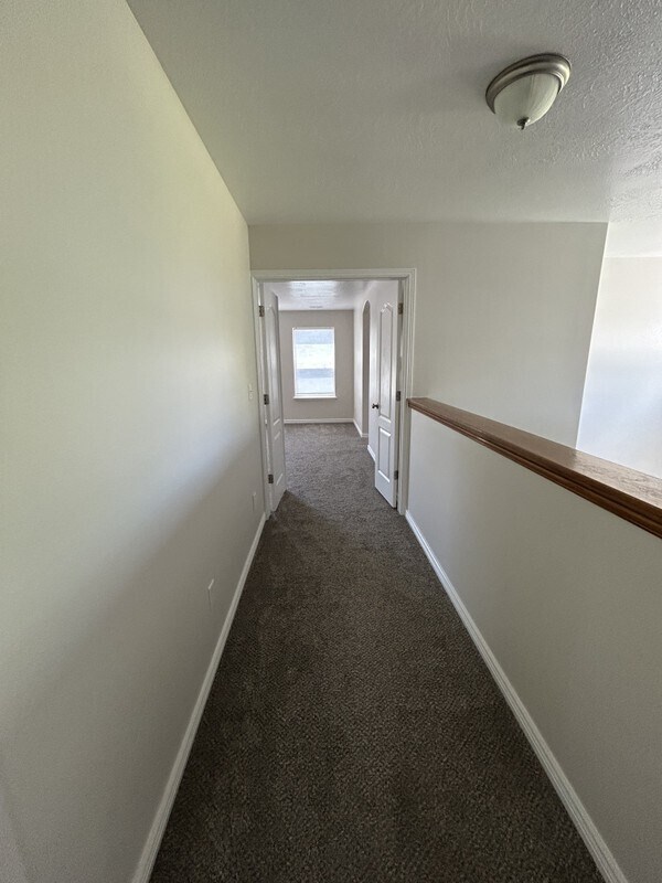 Building Photo - 7497 Valley Maple Dr