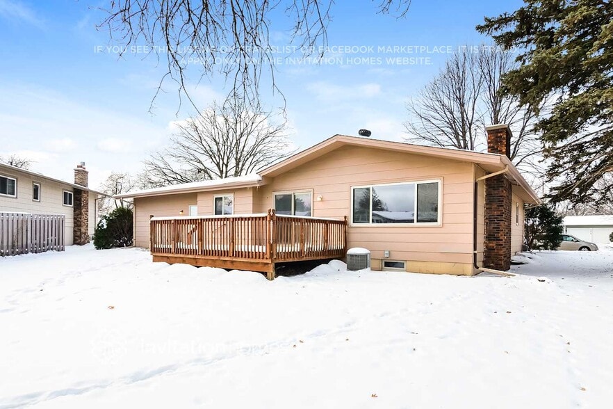 Building Photo - 7818 Hampshire Cir N