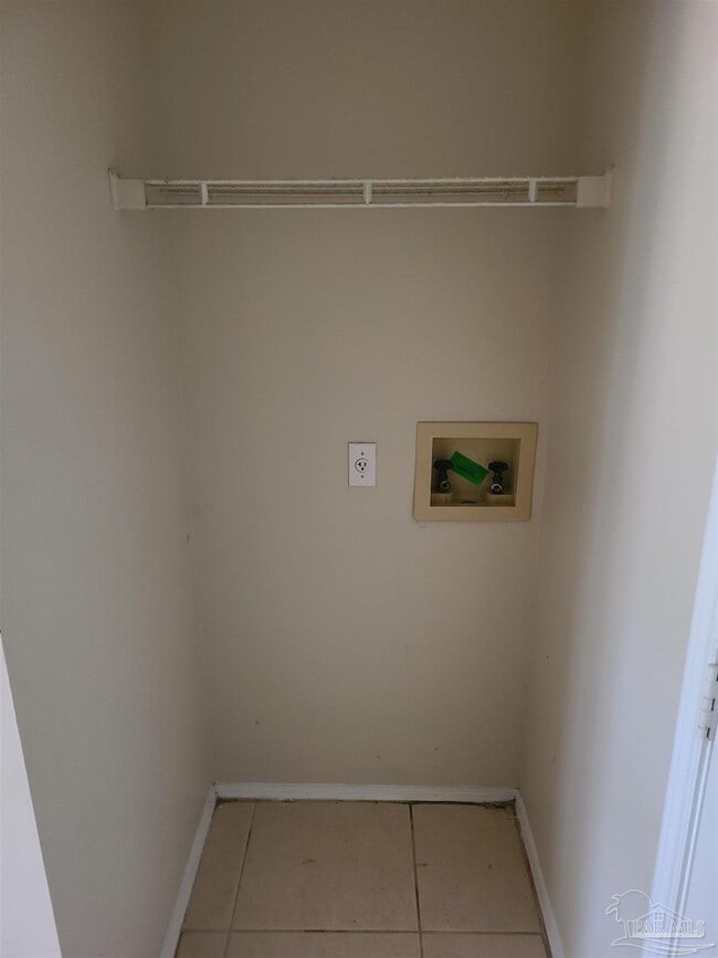 Building Photo - 137 Mirabelle Cir