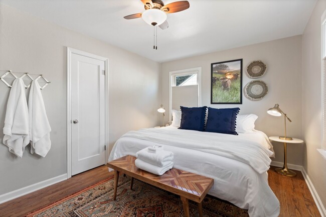 Building Photo - The Garland Bleu 3 bedroom home (Furnished)