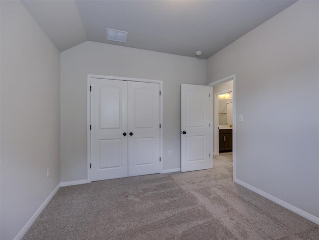 Building Photo - 129 Prairie Falls Drive