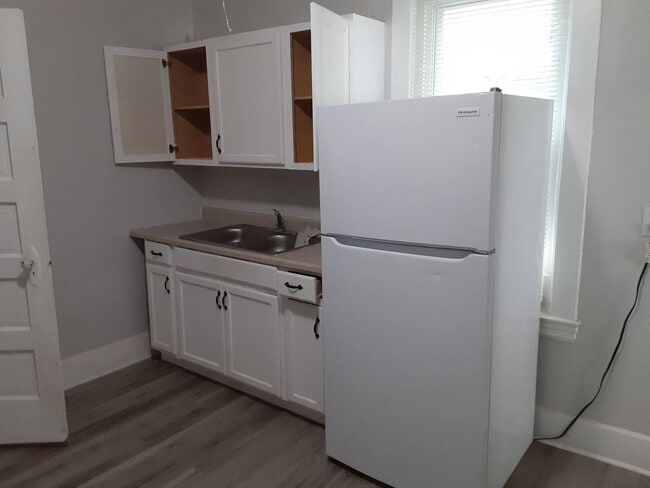 Building Photo - Nice 2BR/1BA house- COMING SOON