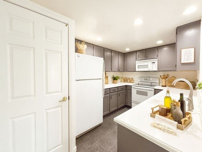 Building Photo - River Run Condo -Top Floor - 3 bed 2 bath