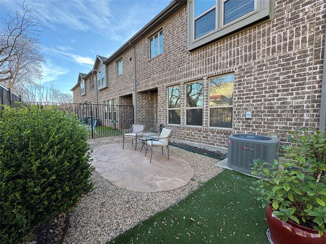 Building Photo - 545 Teton St