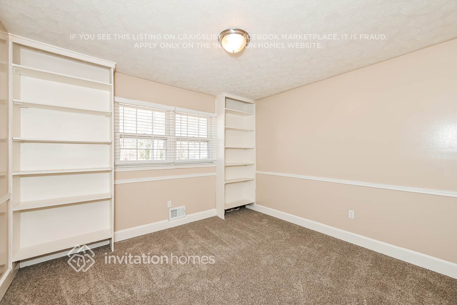 Building Photo - 247 Sandra Dr NW