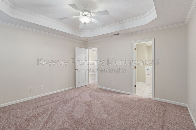 Building Photo - 296 Southbank Dr
